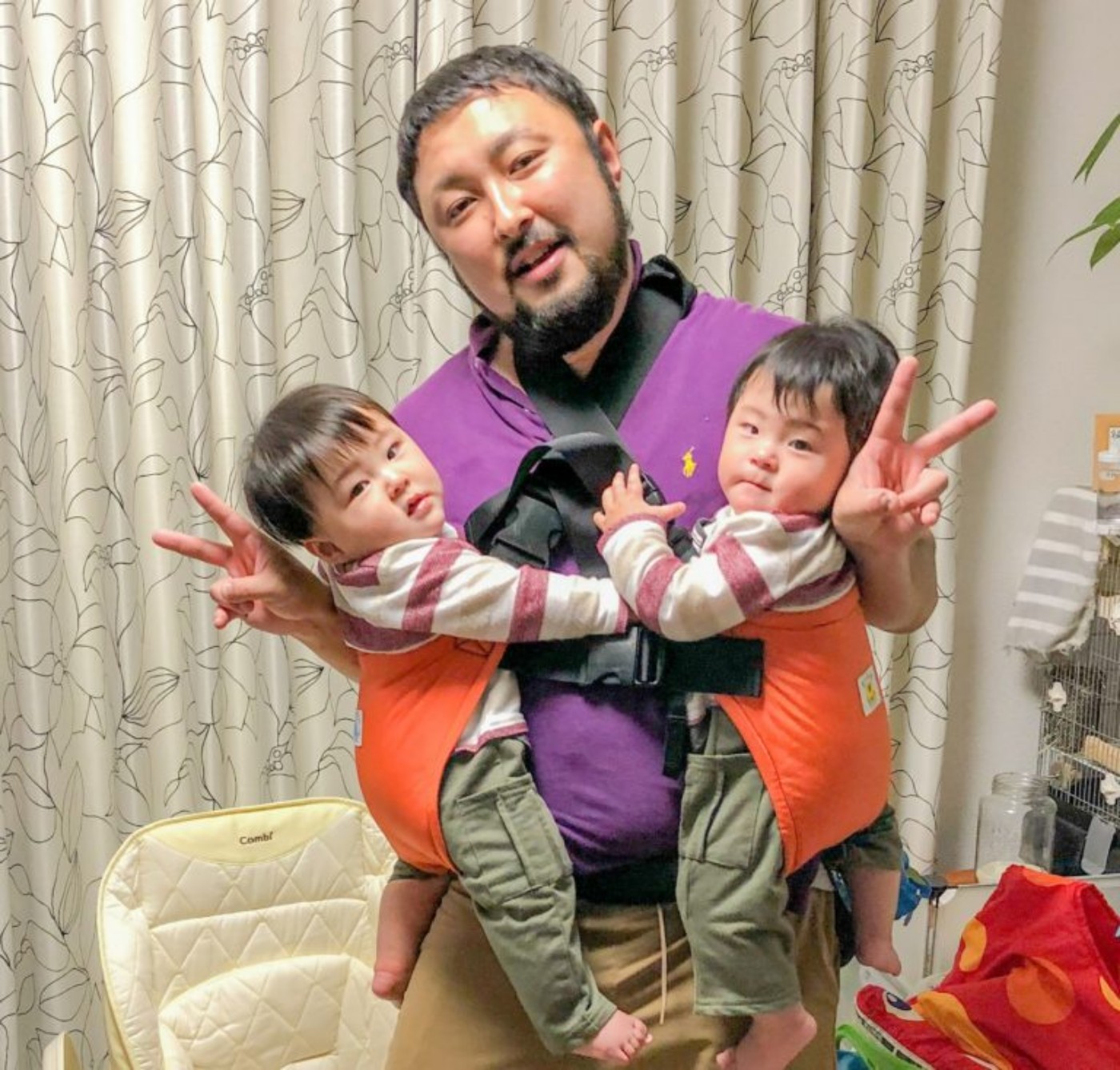 アンジュモの双子用抱っこ紐はなで肩のパパにもぴったり